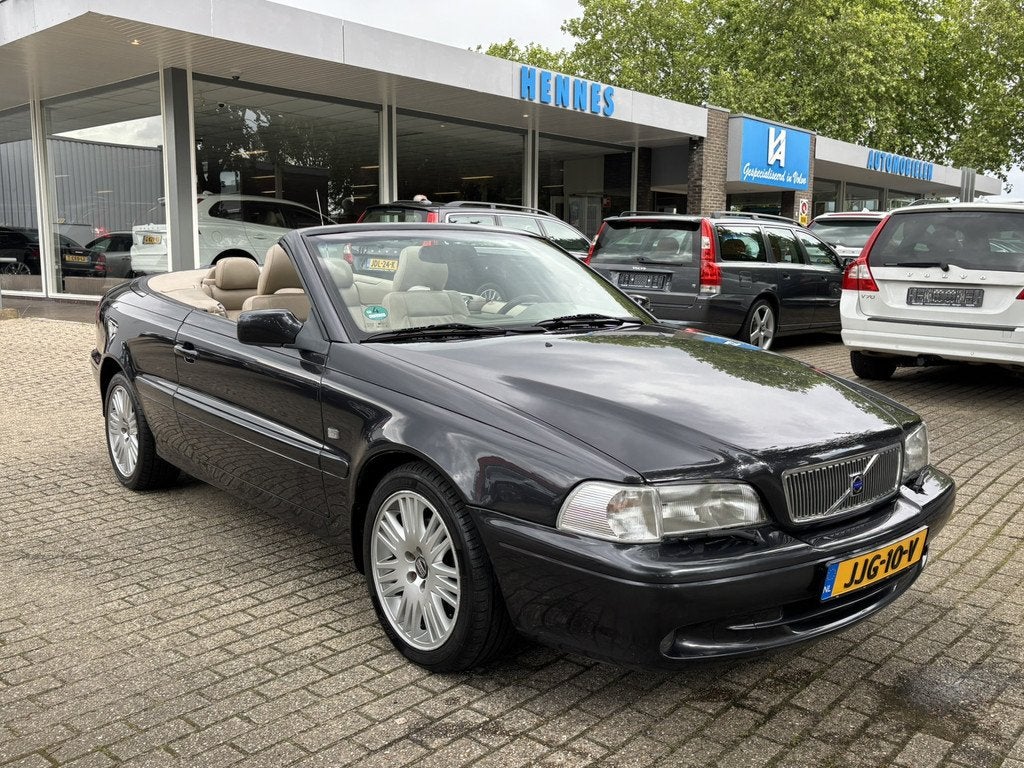 Volvo C70 Convertible 2.3 T5 240pk Luxury (bj 2000), Auto's, Voorwielaandrijving, Cabriolet, 4 stoelen, Bedrijf