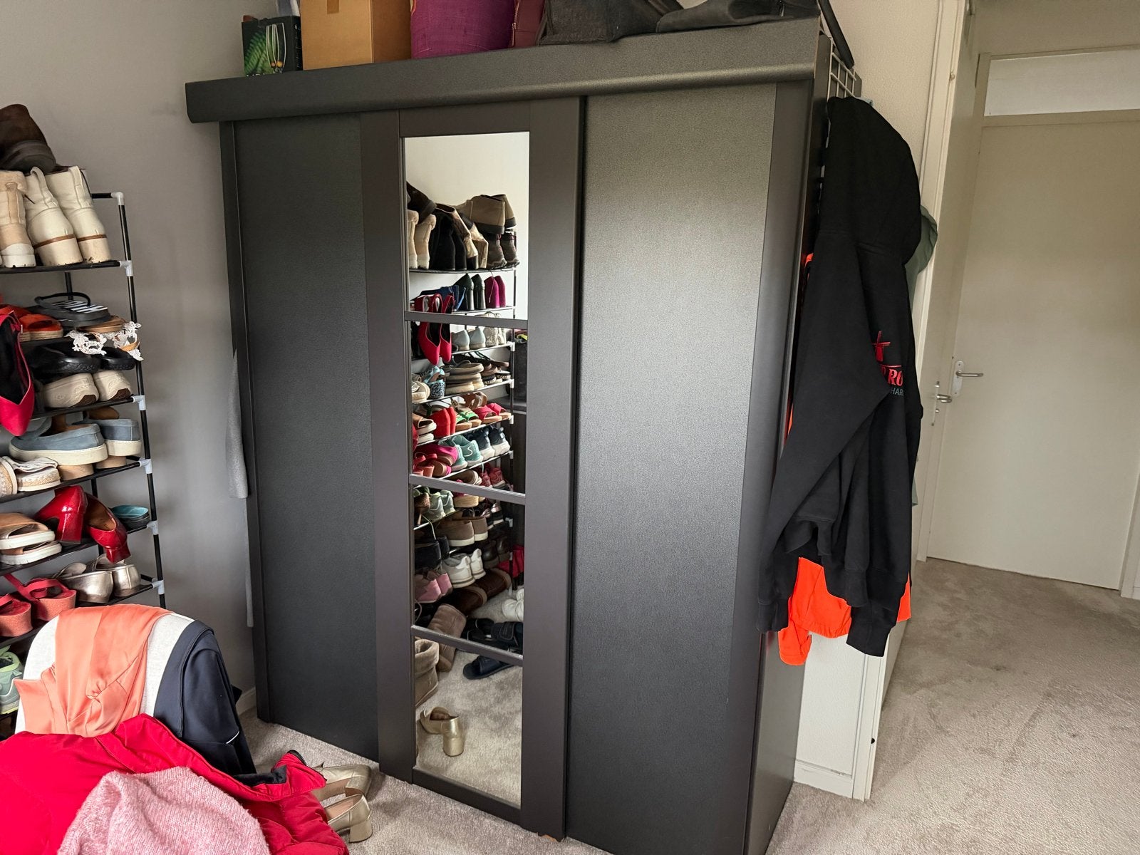 Grote kledingkast met schuifdeuren en spiegel 175 b. 200 H, Huis en Inrichting, Kasten | Kledingkasten, Ophalen, Gebruikt, 200 cm of meer