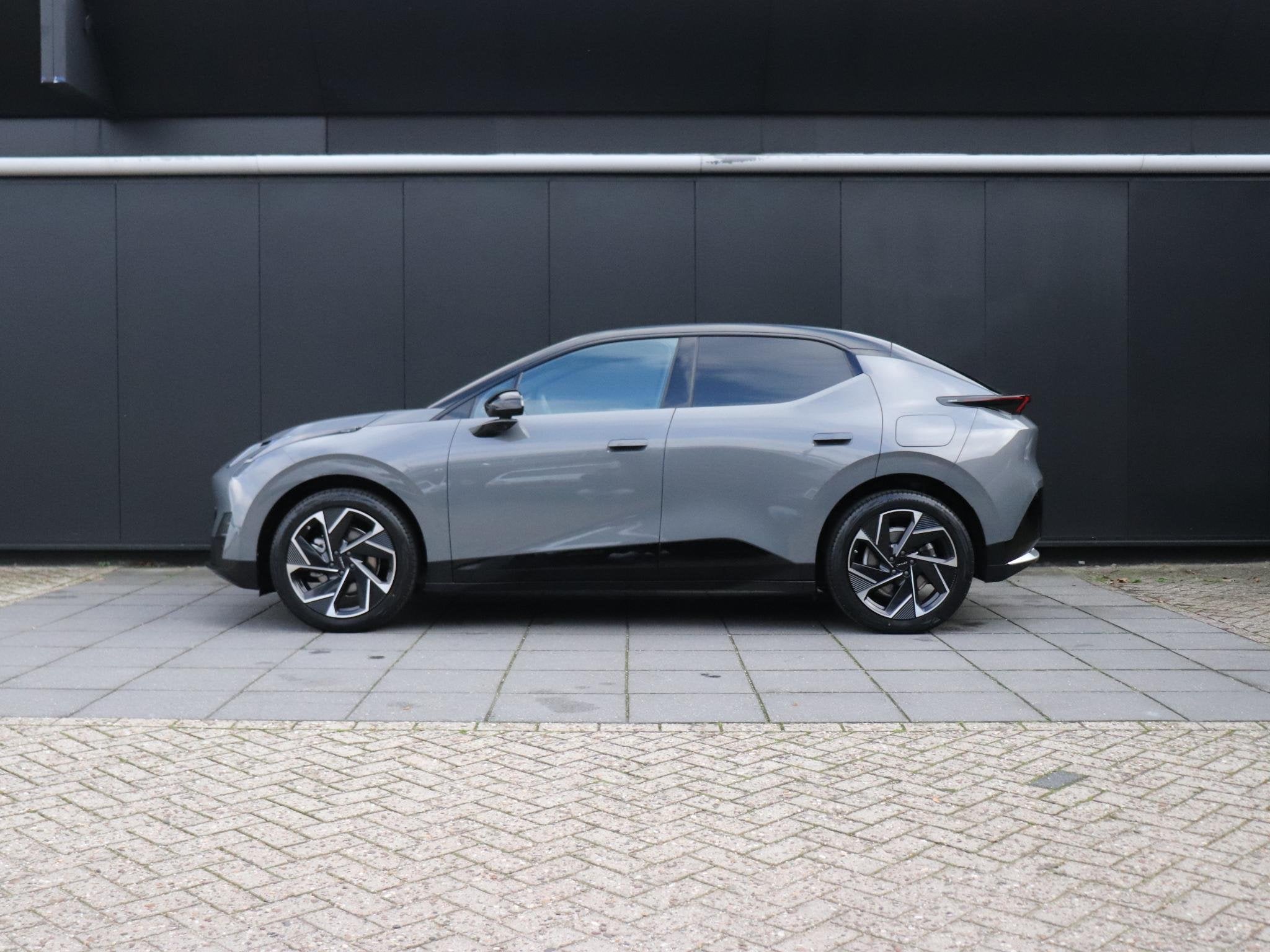 Lynk & Co 02 More 66 kWh | LEDER | PANO | H&K | 360° CAMERA, Auto's, Automaat, Dealer onderhouden, Achterwielaandrijving, Gebruikt