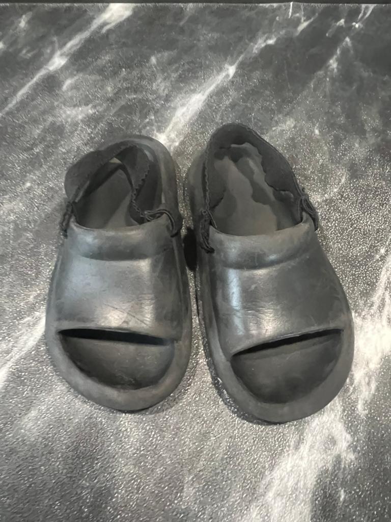 Zara slippers zwart maat 26, Ophalen of Verzenden, Meisje, Overige typen