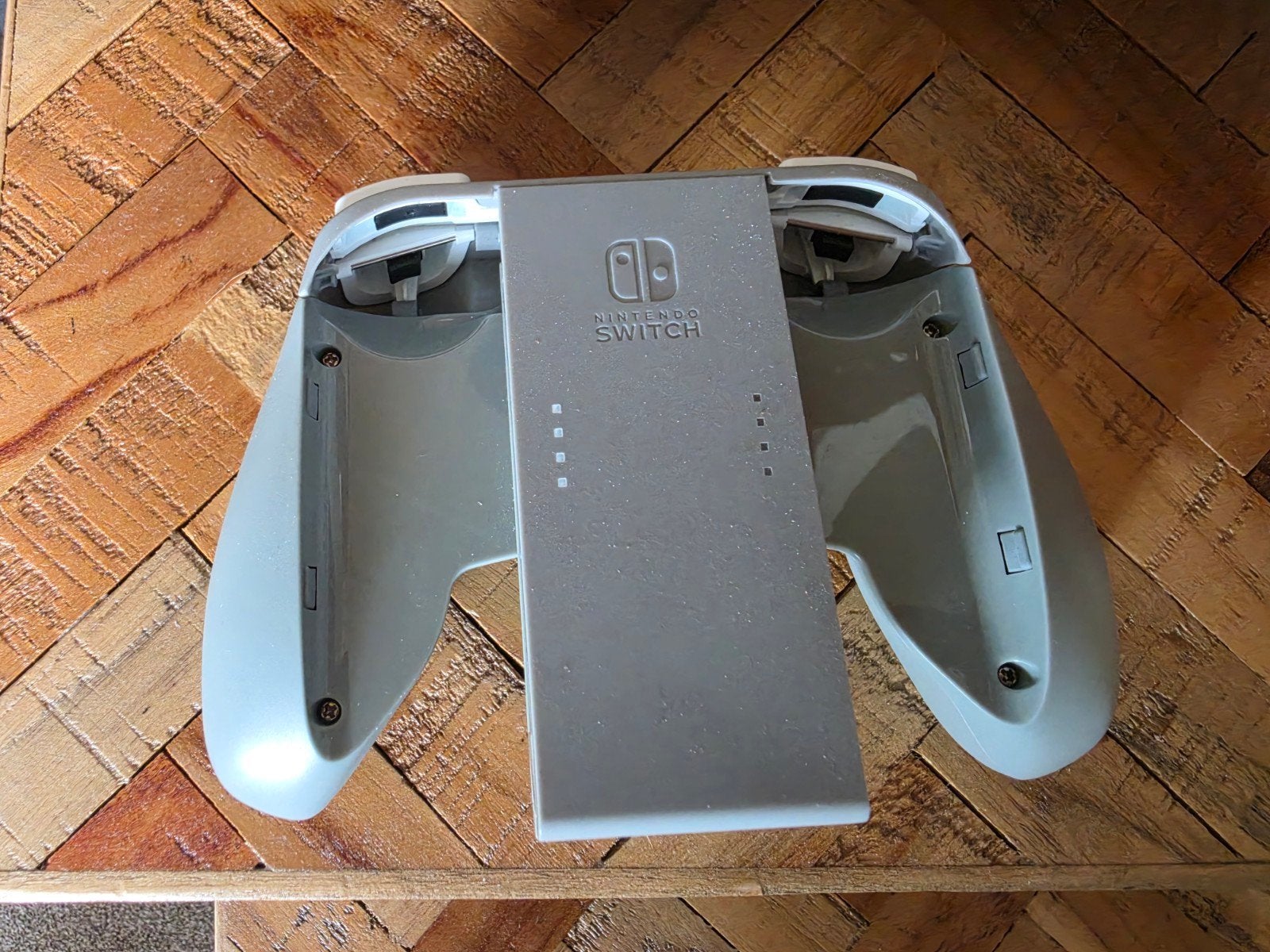 charging grip plus voor nintendo joy cons switch oled, Overige controllers, Ophalen of Verzenden, Zo goed als nieuw, Draadloos
