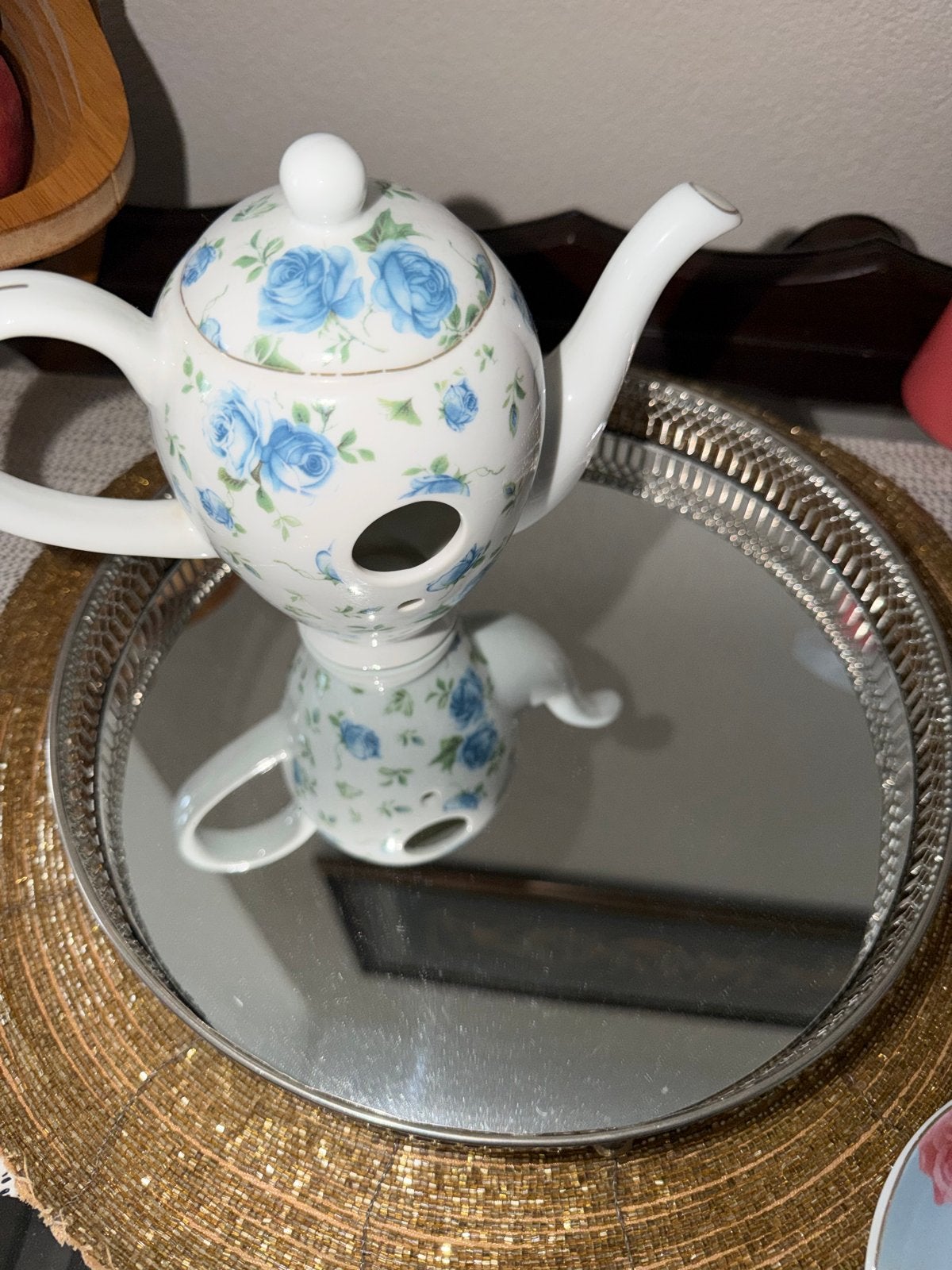 Vintage theepot met blauwe rozen + spiegel, Gebruikt, Vintage, Ophalen of Verzenden, Theepot