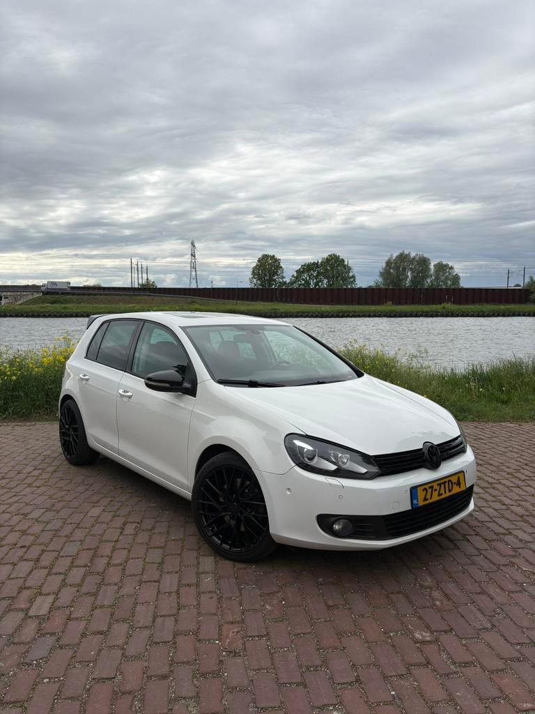Volkswagen Golf 1.4 TSI 118KW DSG 2009 Wit, Euro 5, 4 cilinders, Alcantara, Wit