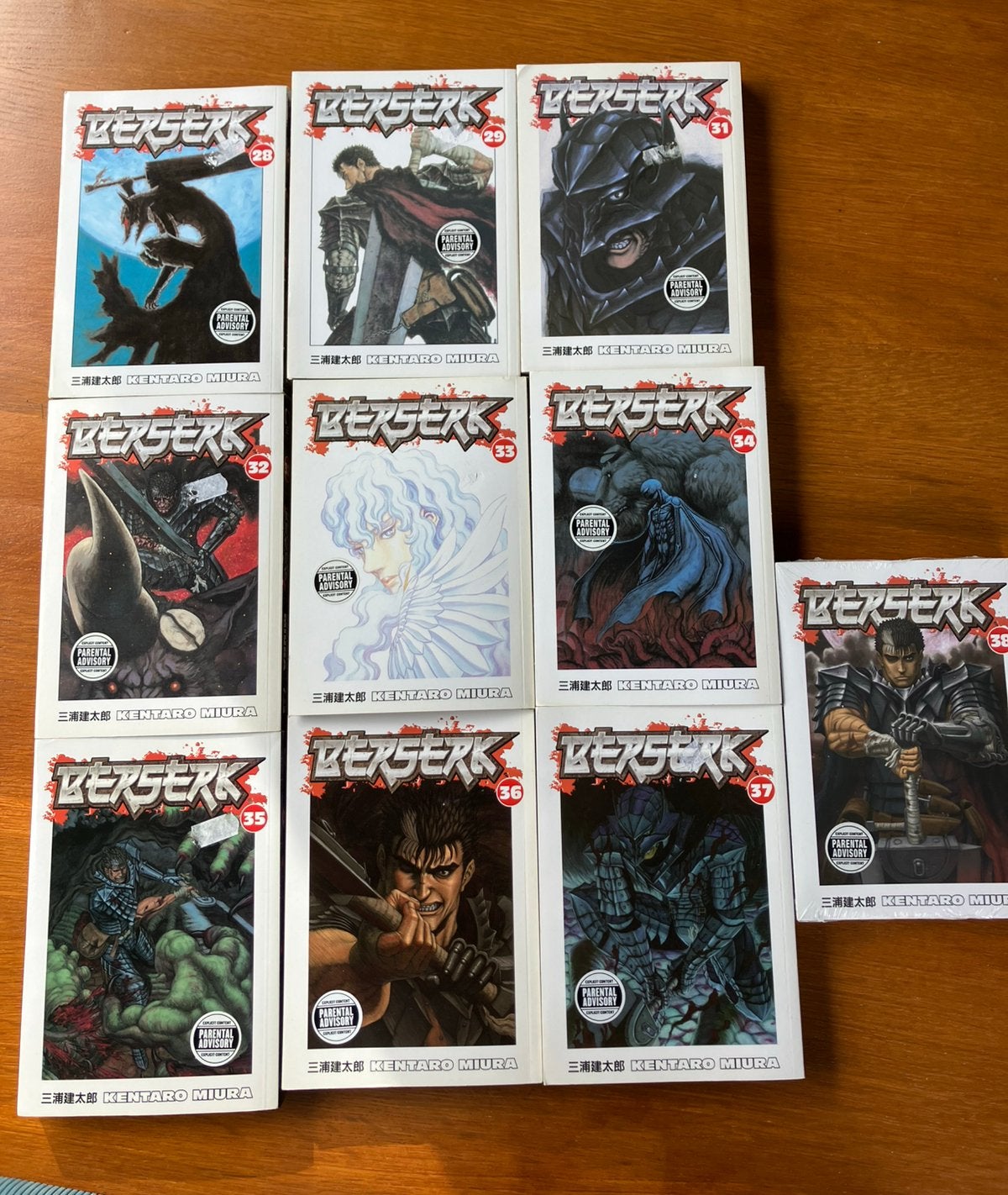 Berserk Manga 28 t\m 37 (behalve 30), Meerdere comics, Ophalen of Verzenden, Zo goed als nieuw, Japan (Manga)
