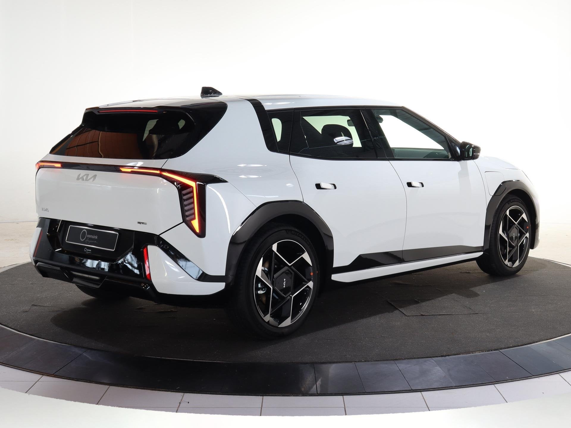 Kia EV4 GT-Line Business Edition 81.4 kWh | Adaptieve cruise, Auto's, 81 kWh, 510 min, Zwart, Wit