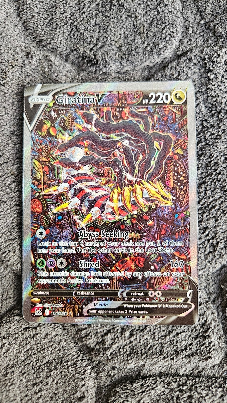 Pokemon Kaart Giratina V 186/196 Lost Origin, Ophalen of Verzenden, Zo goed als nieuw, Losse kaart, Foil