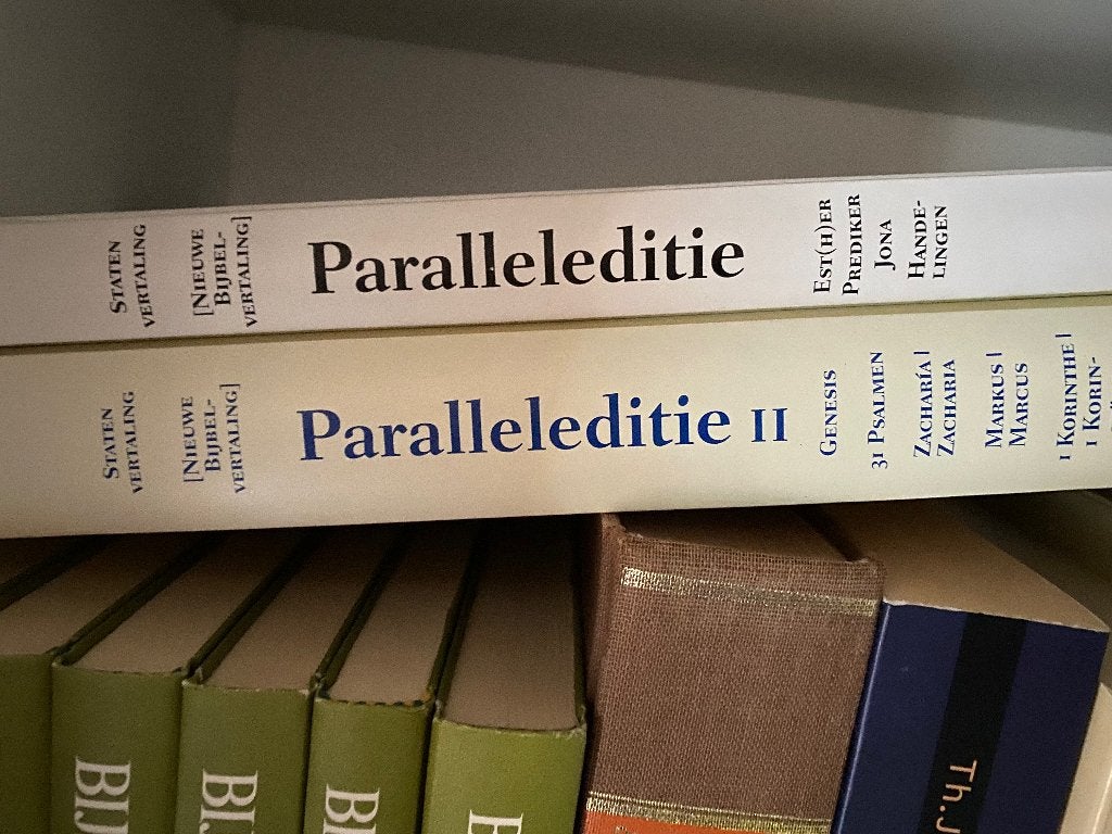 1) Parallel edities zie beschrijving, Boeken, Godsdienst en Theologie, Ophalen of Verzenden, Zo goed als nieuw, Christendom | Katholiek