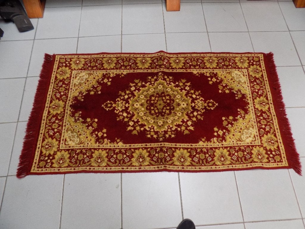 vloerkleed kleurig met klassiek patroon rood goud vintage, Ophalen of Verzenden, Gebruikt