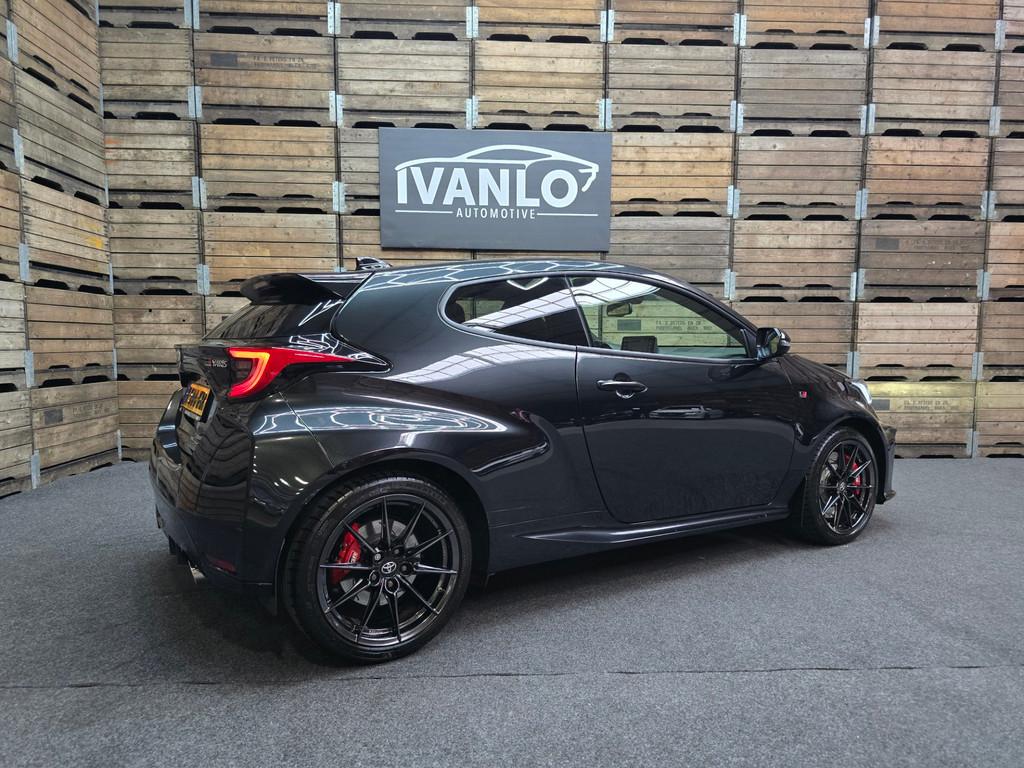 Toyota Yaris 1.6 GR Four Performance Carplay Akrapovic Carbo, Auto's, Toyota, 13 km/l, 1618 cc, Gebruikt, 4 stoelen