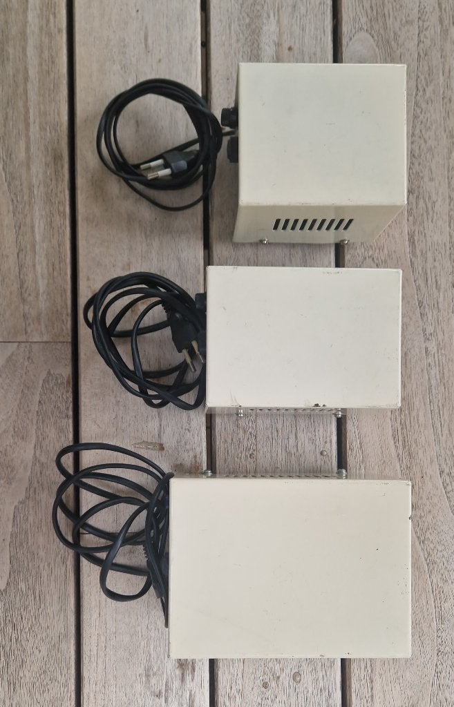 2x Transformator Omvormer 220V-110V omkeerbaar, Verzenden, Gebruikt, Overige merken, Omvormer
