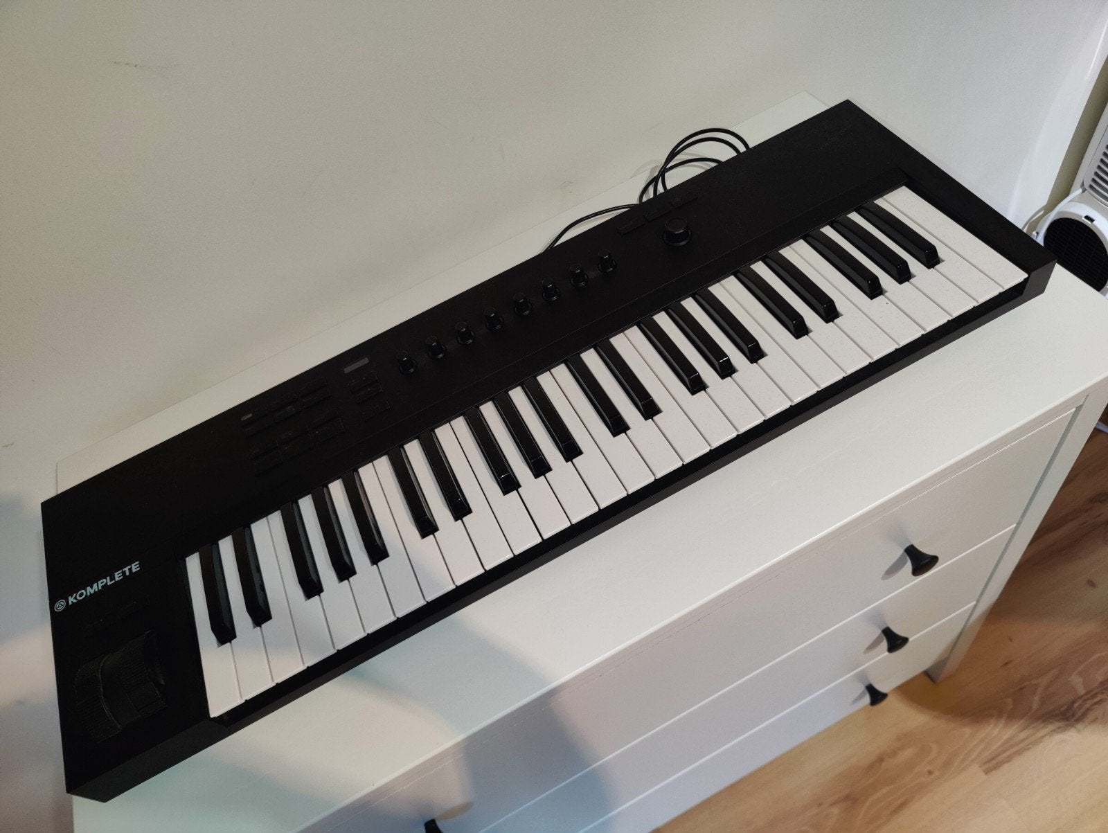 Native Instruments Komplete Kontrol A49 MIDI Keybord, Muziek en Instrumenten, Zo goed als nieuw, Aanslaggevoelig, Ophalen, 49 toetsen
