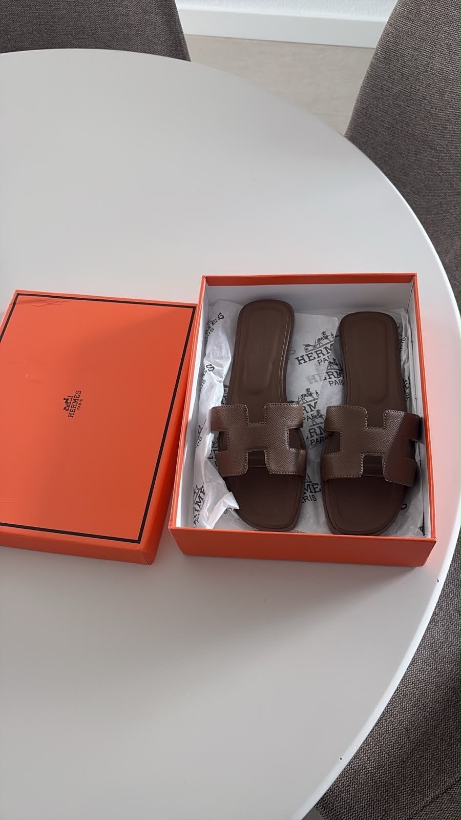 Hermès sandalen dames, Kleding | Dames, Schoenen, Ophalen of Verzenden, Nieuw, Bruin, Slippers
