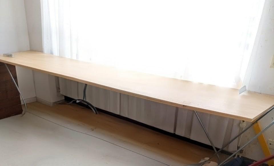 Grote behang tafel in nette staat, Ophalen, Minder dan 10 m²