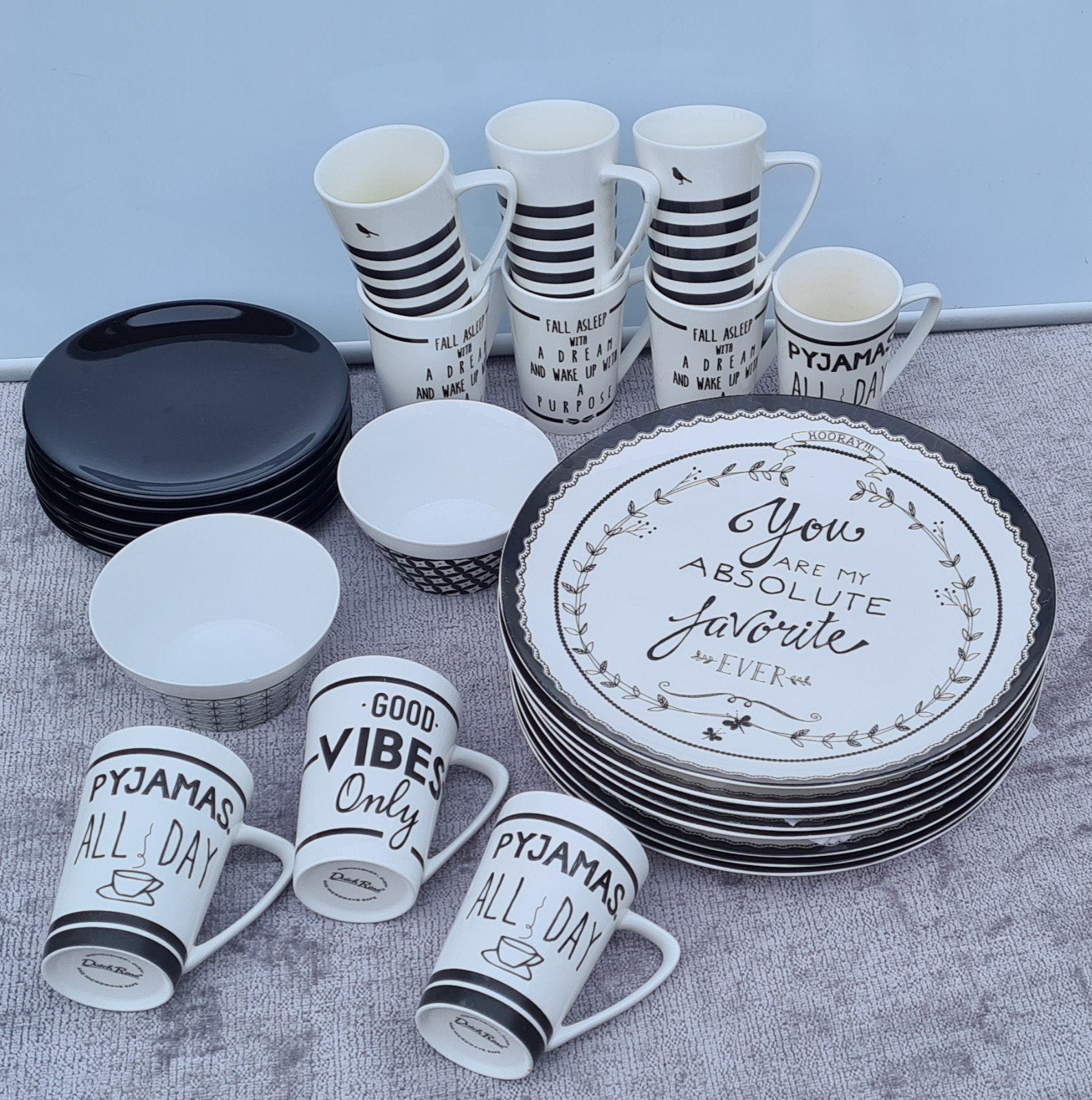 Servies Dutch Rose zwart/wit met leuke teksten, Huis en Inrichting, Keuken | Servies, Gebruikt, Overige typen, Ophalen of Verzenden