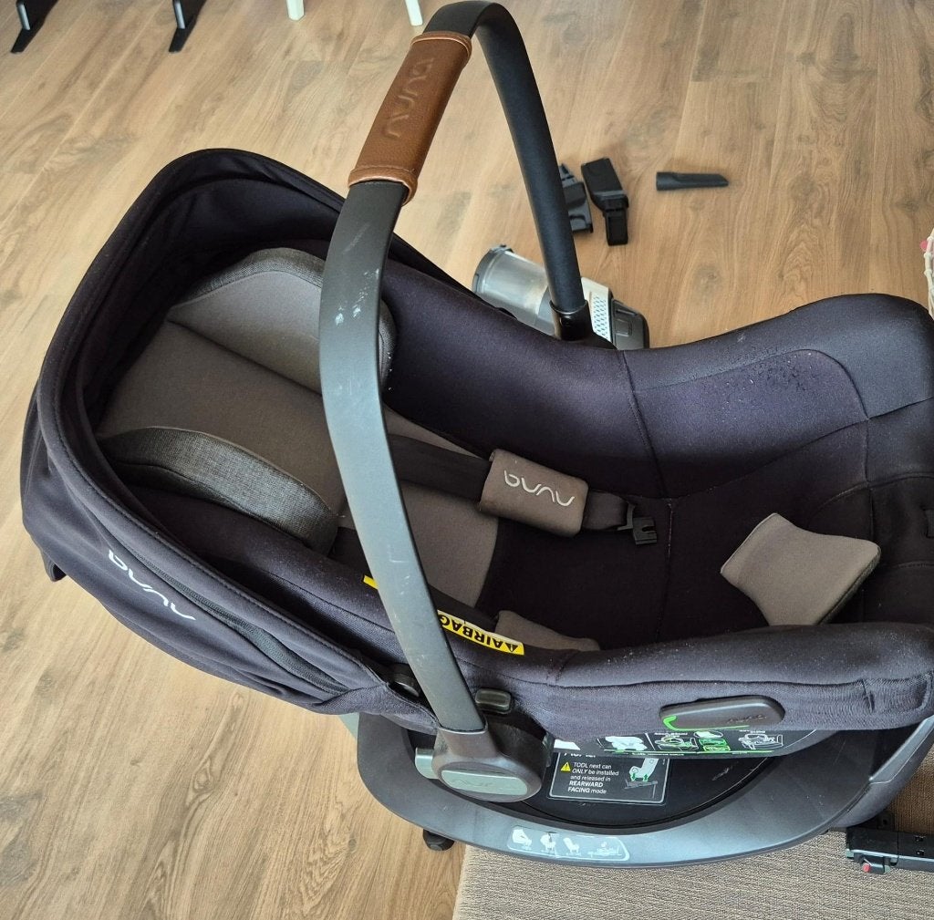 Nuna PIPA Next (Caviar) + Nuna Base Next (360° Draaibaar), Kinderen en Baby's, Overige merken, Gebruikt, Isofix, 0 t/m 13 kg
