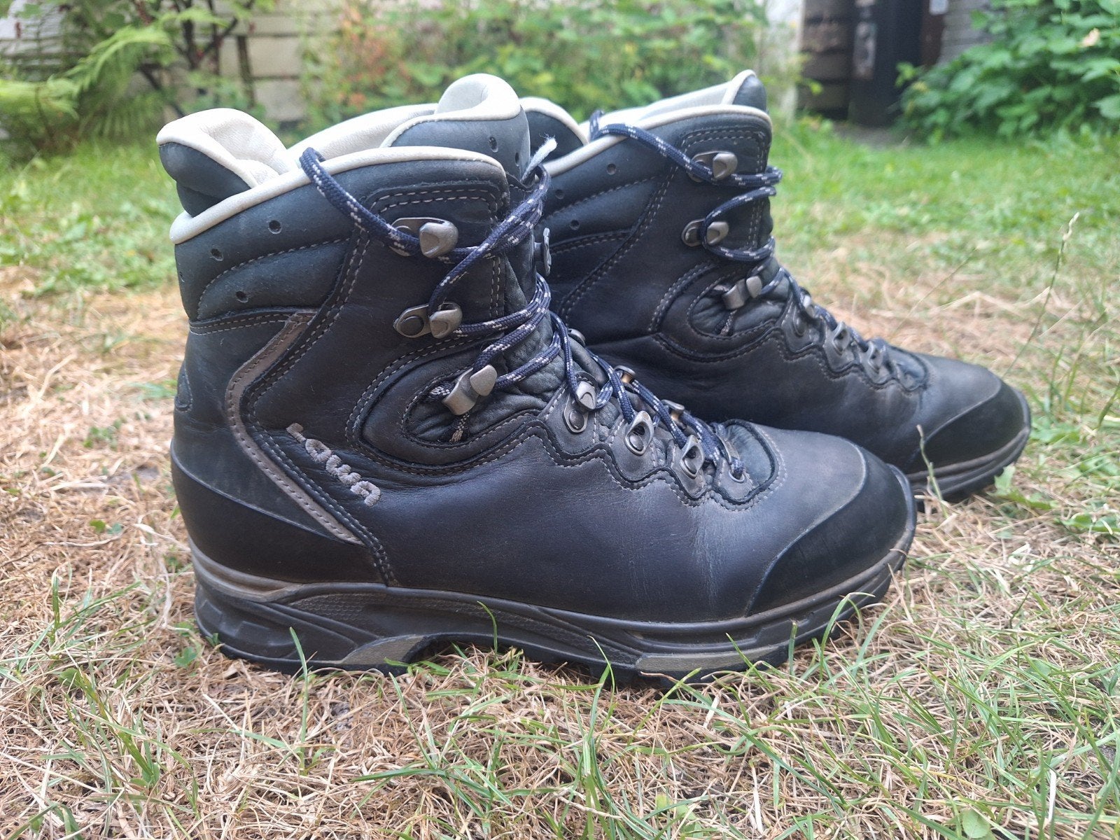 Lowa wandelschoen bergschoen dames 42 smal, Ophalen of Verzenden, Nieuw, Schoenen