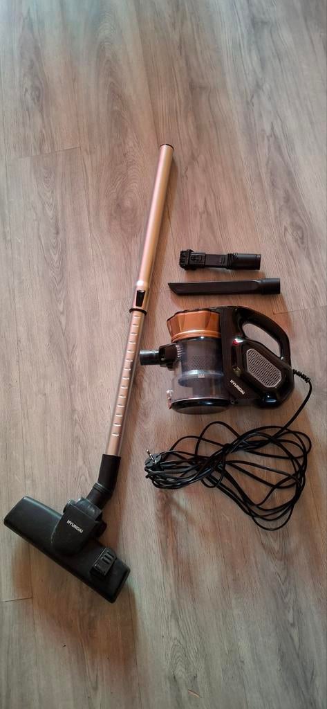 Hyundai steelstofzuiger 600 watt, Ophalen, Gebruikt, Reservoir, Minder dan 1200 watt