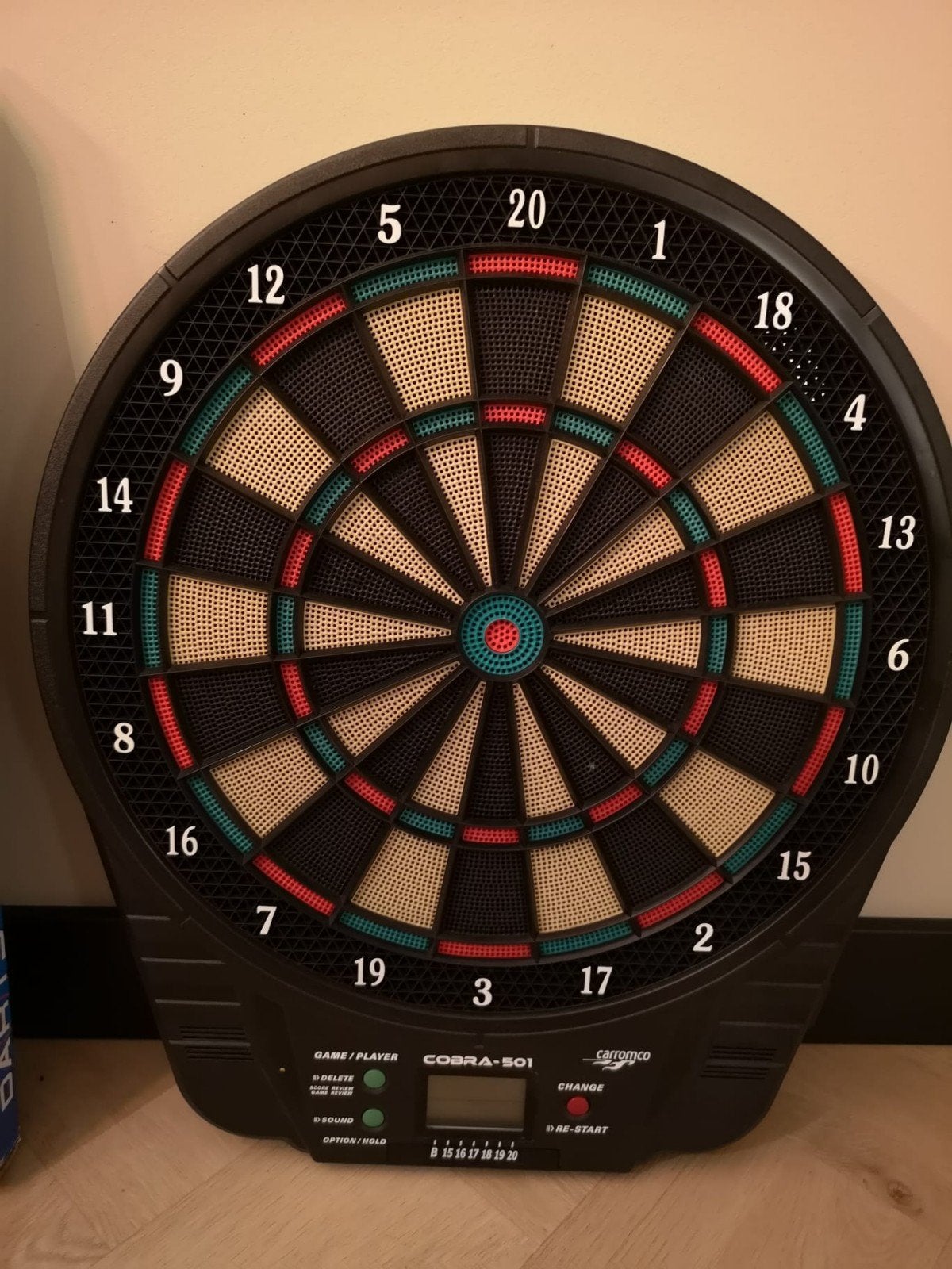 Elektronisch Dartbord Cobra-501 voor Soft Tip Darts, Sport en Fitness, Ophalen, Zo goed als nieuw, Dartbord, Soft tip