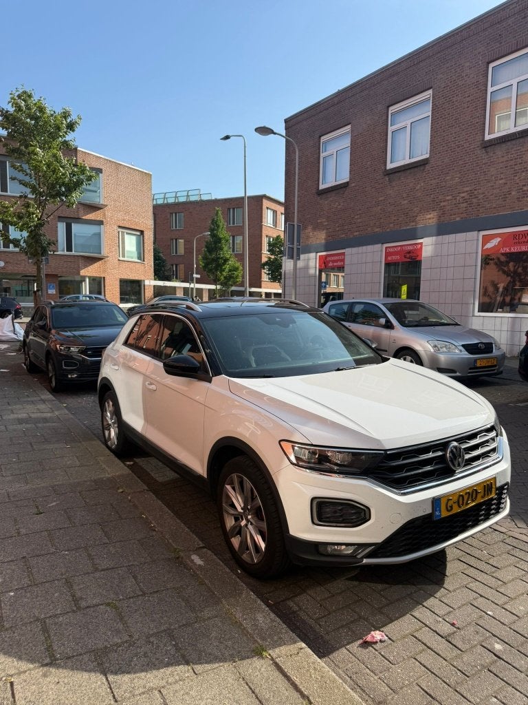 VW T Roc 1.5 TSI Sport DSG | D. onderhouden | Zeer Compleet, Auto's, 1498 cc, 4 cilinders, 150 pk, Leder en Stof