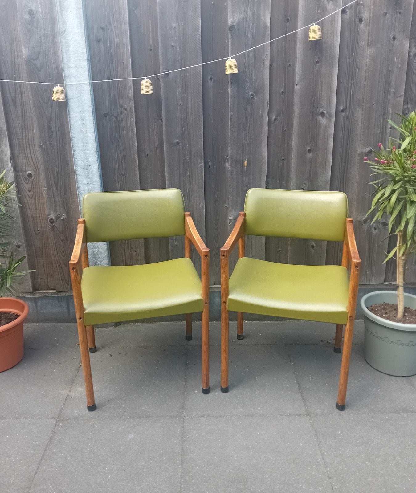2 vintage retro midcentury stoelen met olijfgroen skai, Ophalen, Huis en Inrichting