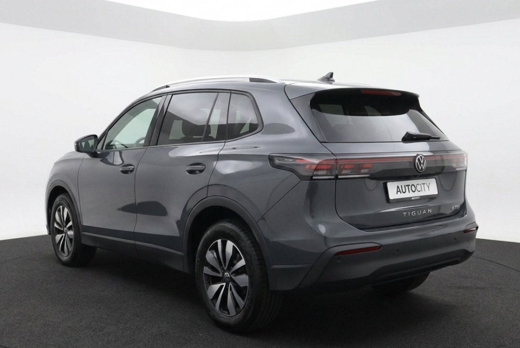 Volkswagen Tiguan 1.5 eTSI Pano l 360 Camera l Blindspot l I, Automaat, Stof, 4 cilinders, 1598 kg