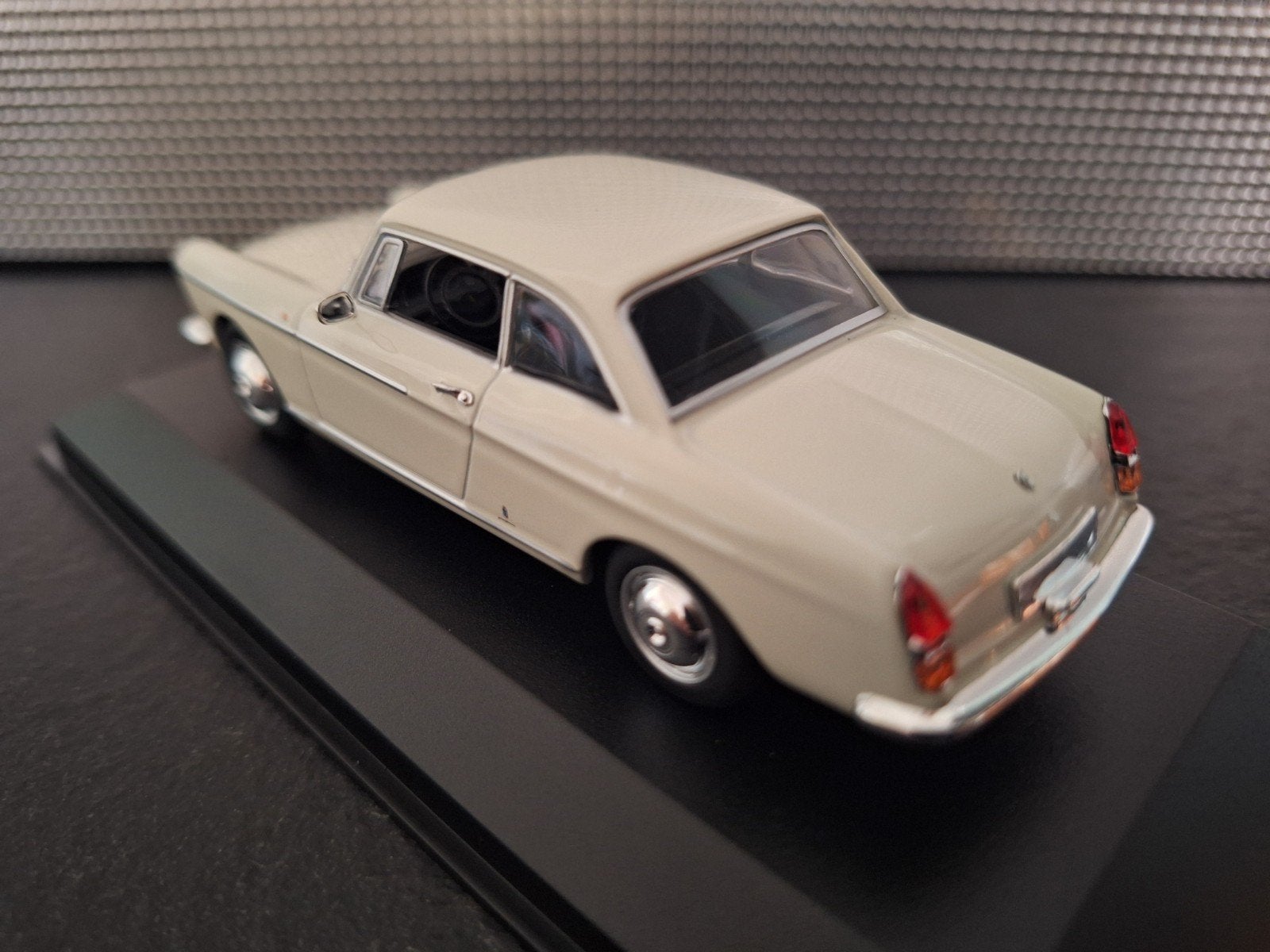 Peugeot 404 Coupe 1962 Schaal 1:43, Overige merken, Nieuw, Ophalen of Verzenden, Maxichamps