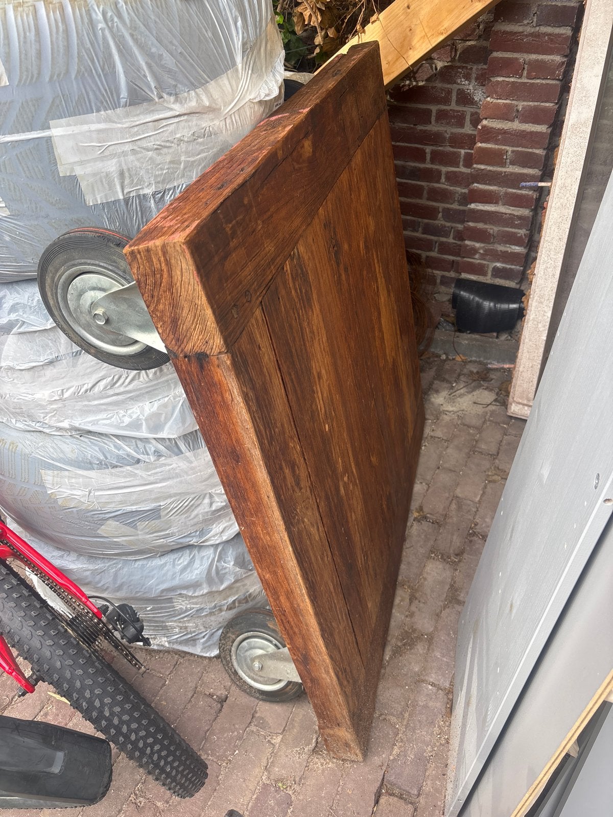 Robuuste houten salontafel op wielen, Huis en Inrichting, Tafels | Salontafels, Ophalen, Gebruikt, 100 tot 150 cm, 50 tot 100 cm
