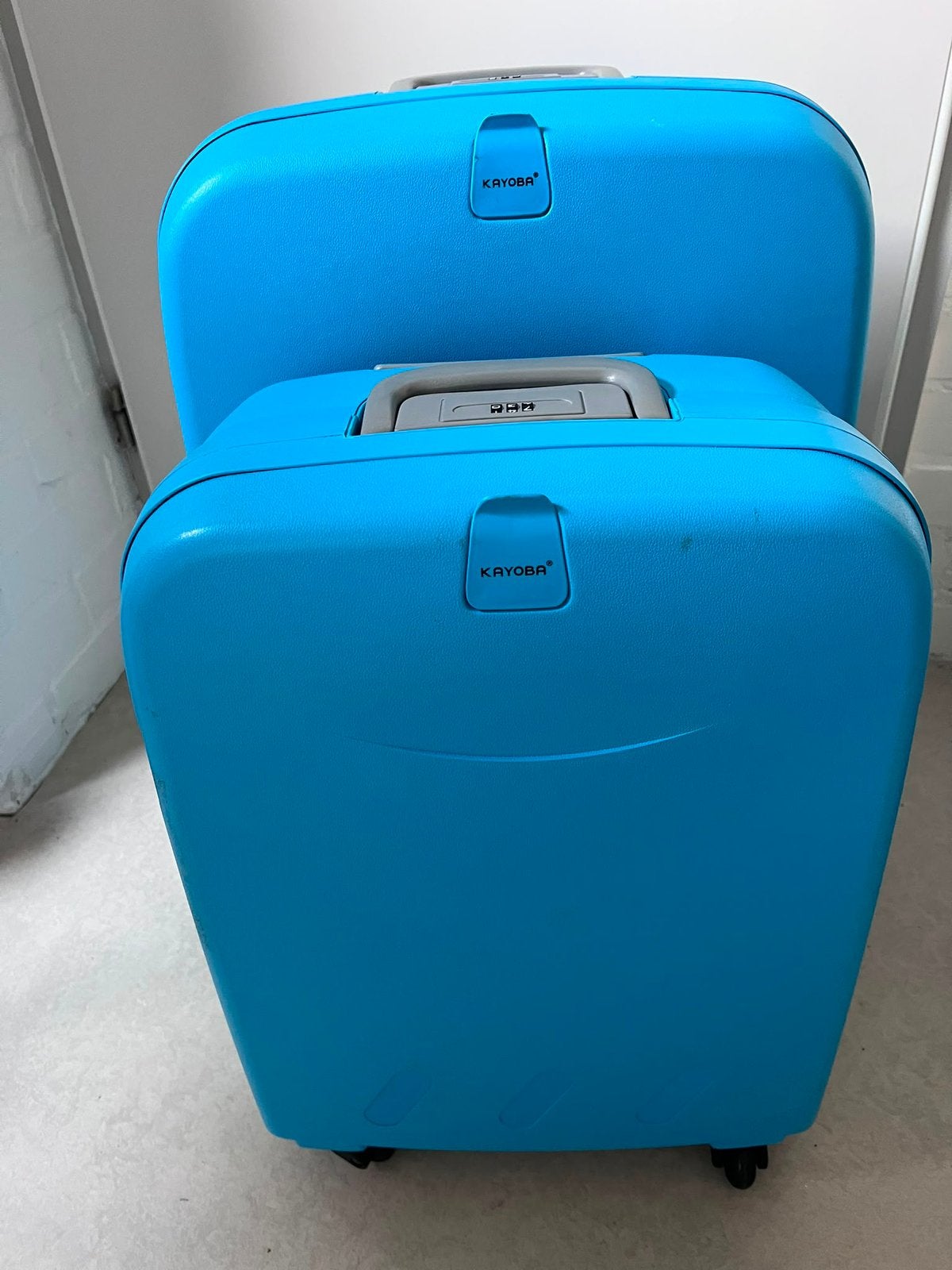 Twee rolkoffers 1x gebruikt., Hard kunststof, 45 tot 55 cm, Ophalen of Verzenden, Zo goed als nieuw