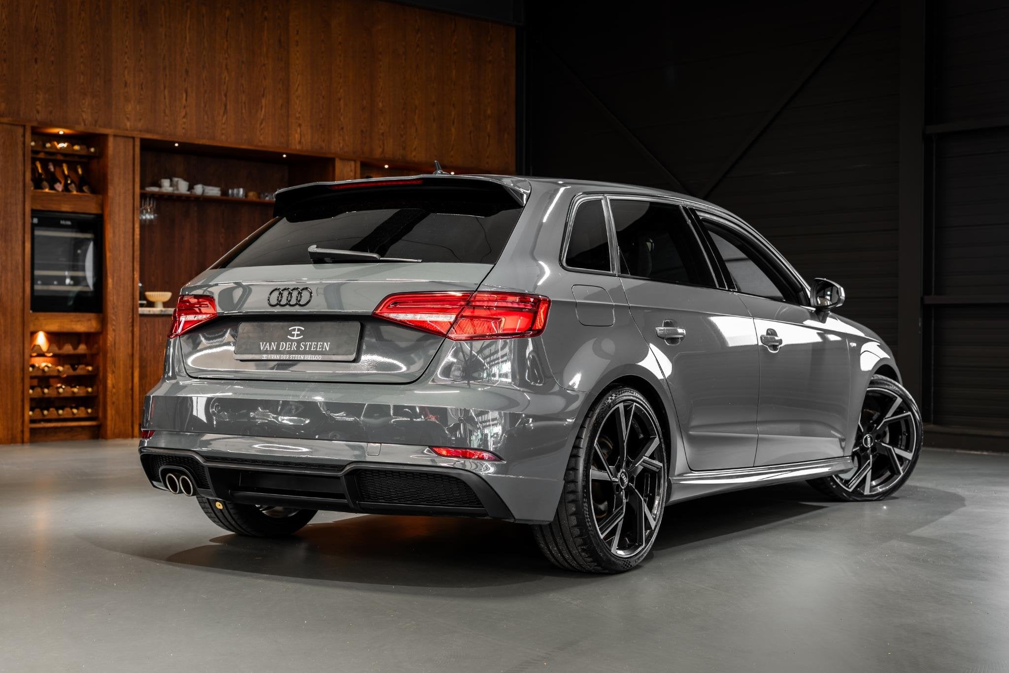 Audi A3 Sportback 35 TFSI CoD Sport S Line Edition B&O | Ned, Auto's, 4 cilinders, 150 pk, Leder en Stof, Bedrijf