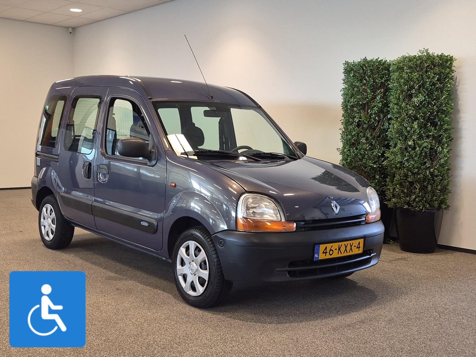 Renault Kangoo Rolstoelauto, 12 maanden, Stof, Bedrijf, Handgeschakeld