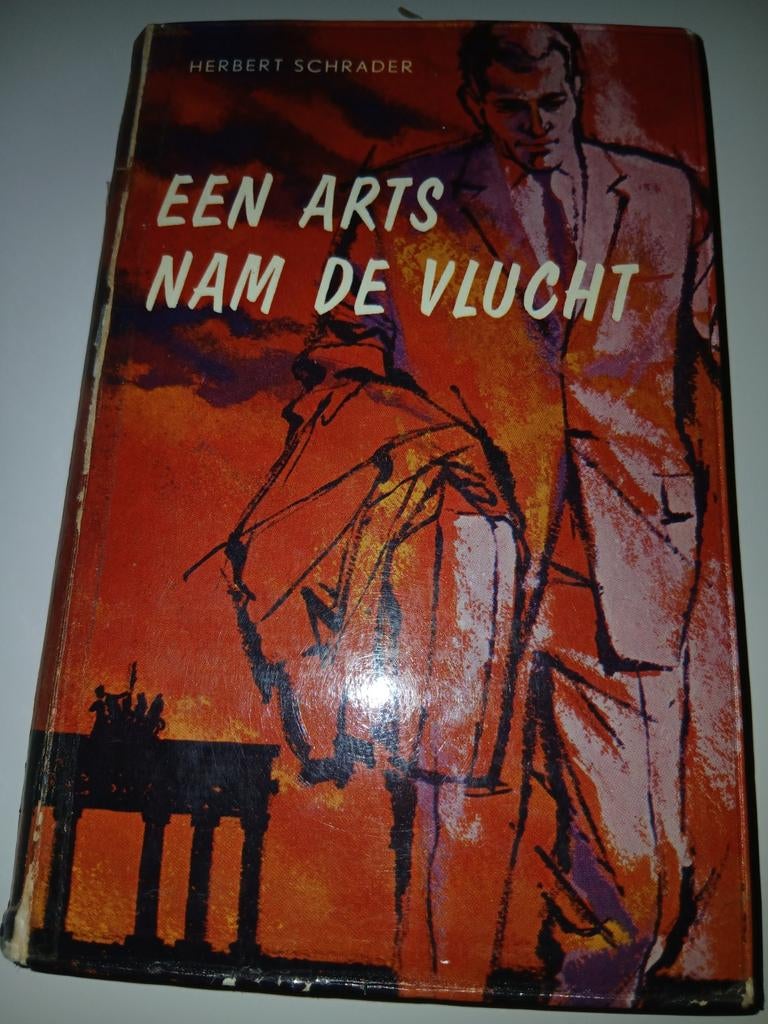 Een Arts Nam De Vlucht - Herbert Schrader (Fontein-Boekerij), Ophalen of Verzenden, Gelezen, Herbert Schrader, Nederland