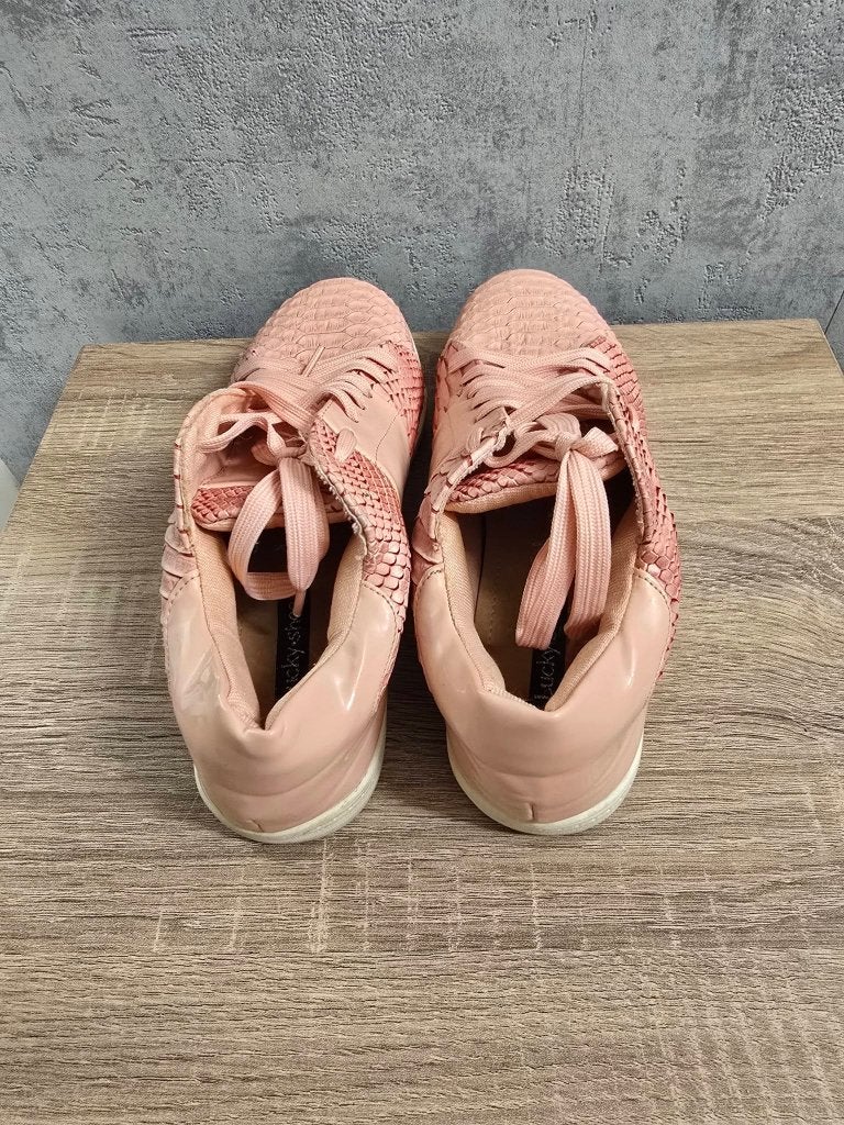 Roze sneakers met slangenprint maat 39, Ophalen of Verzenden, Roze, Gedragen, Sneakers of Gympen