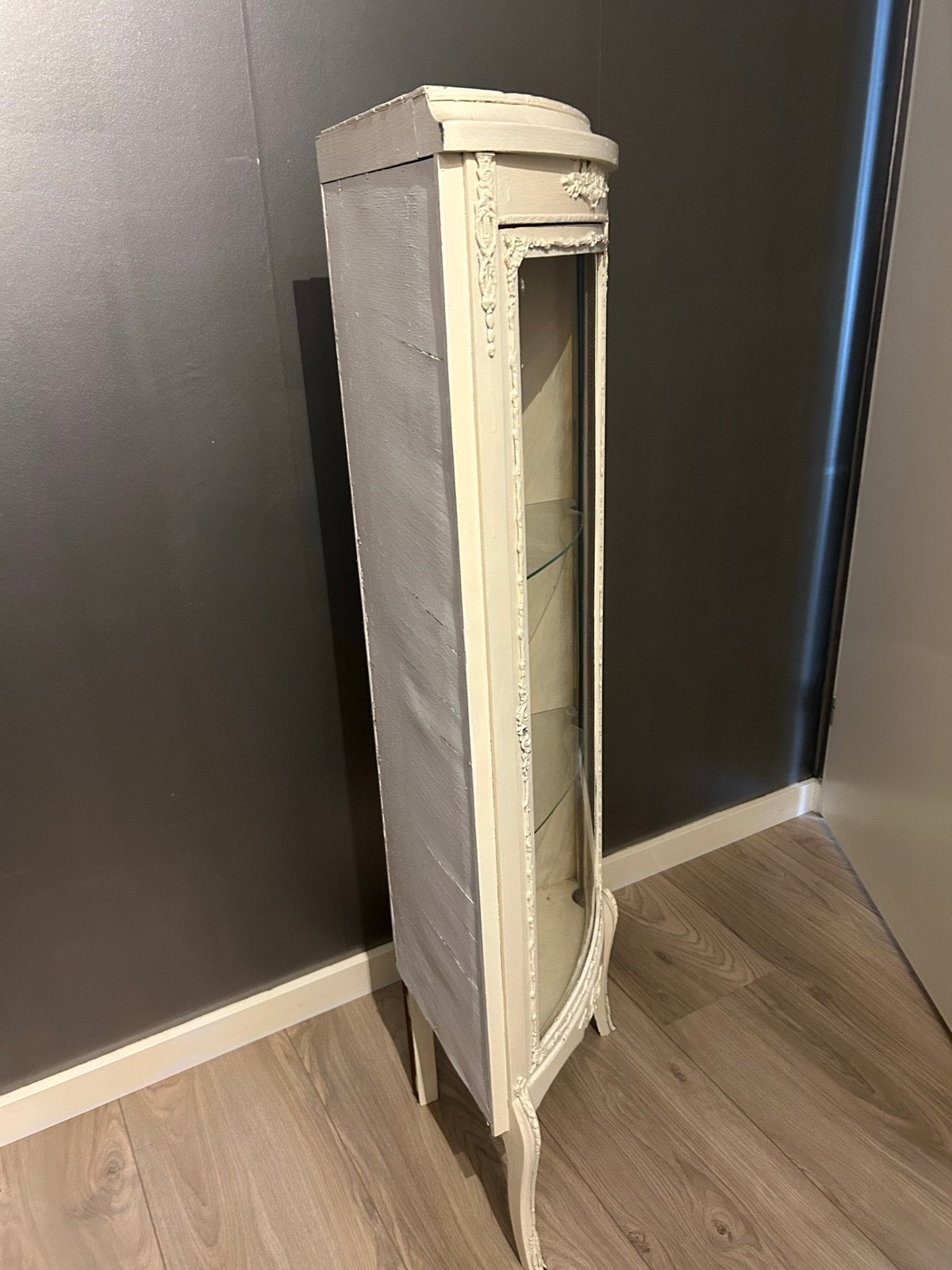 Antieke hoekkast met glazen planken, Minder dan 50 cm, Gebruikt, Barok, 100 tot 150 cm