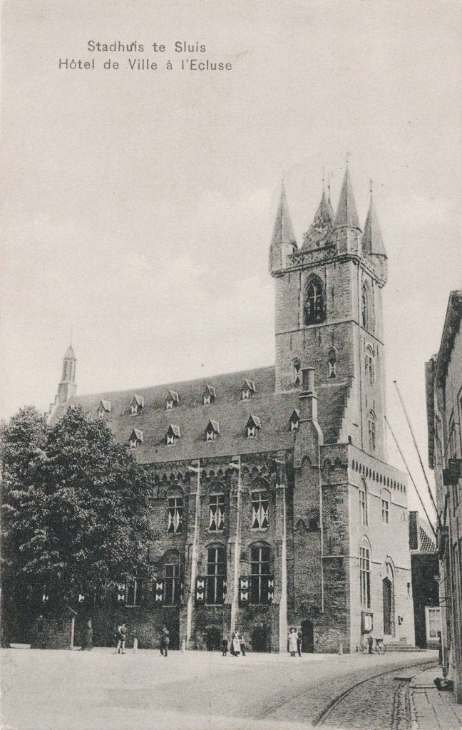 Ansichtkaart Sluis - Stadhuis - spoorlijn - 1916, Ophalen of Verzenden, Voor 1920, Gelopen, Zeeland