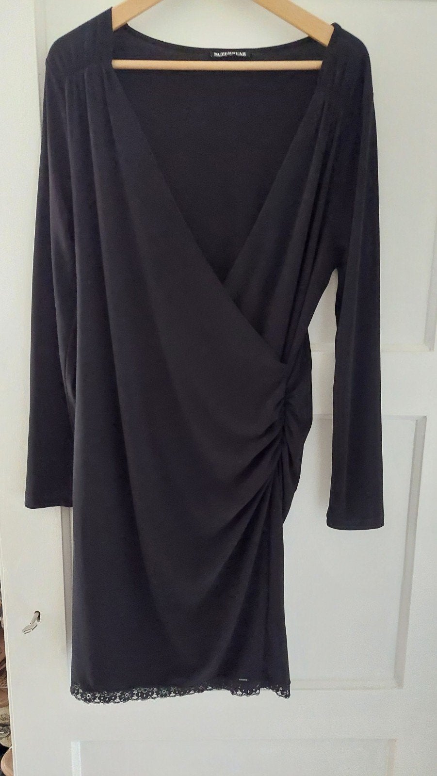 Zwart jurkje met kant van Superstar xl, Kleding | Dames, Jurken, Ophalen, Zwart, Maat 46/48 (XL) of groter, Zo goed als nieuw