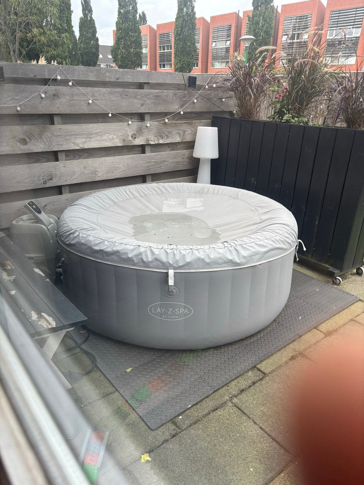 Lay-Z-Spa St. Lucia opblaasbare jacuzzi met afdekzeil, Ophalen of Verzenden, Zo goed als nieuw, Afdekzeil, Opblaasbaar