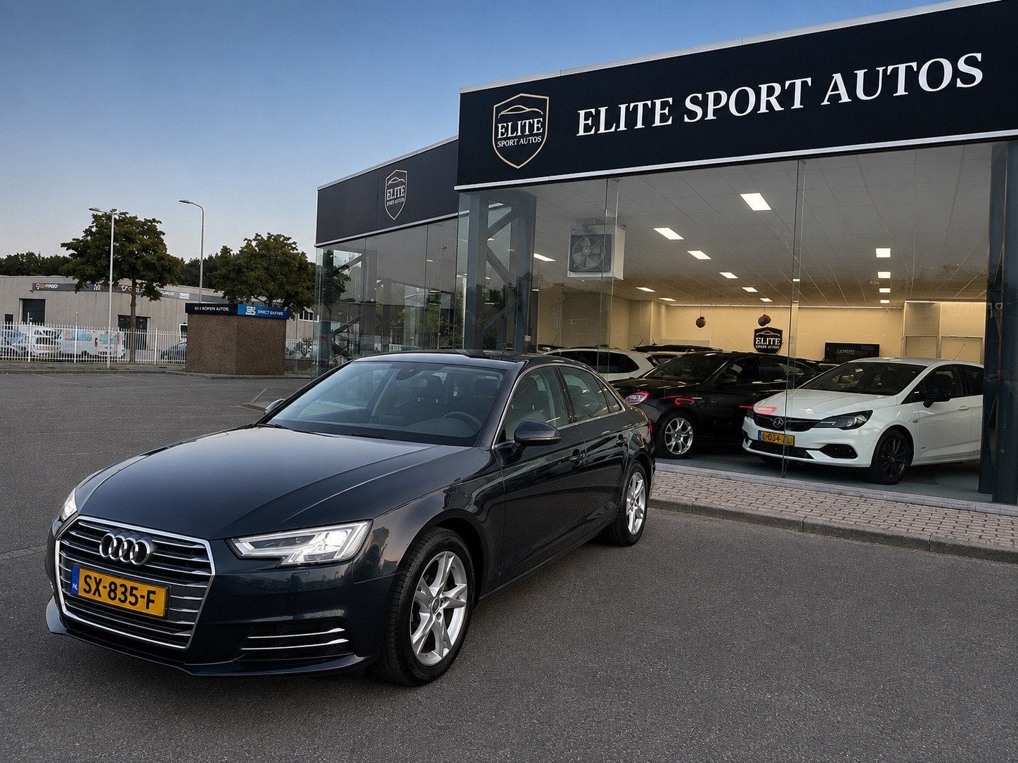 Audi A4 Limousine 1.4 TFSI Sport Lease Edition Aut Carplay N, Auto's, Audi, Stof, Gebruikt, 150 pk, Blauw