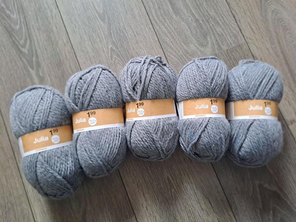 5 bollen wol muisgrijs, Ophalen of Verzenden, Breien of Haken, Wol of Garen