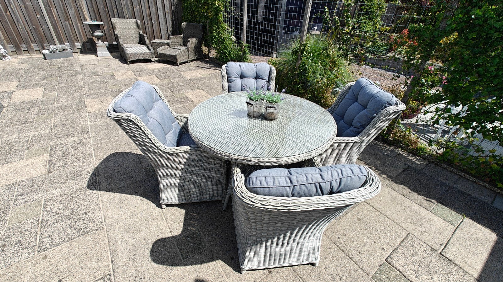 Wicker tuinset met ronde tafel en 4 stoelen, Ophalen, 4 zitplaatsen, Zo goed als nieuw, Wicker