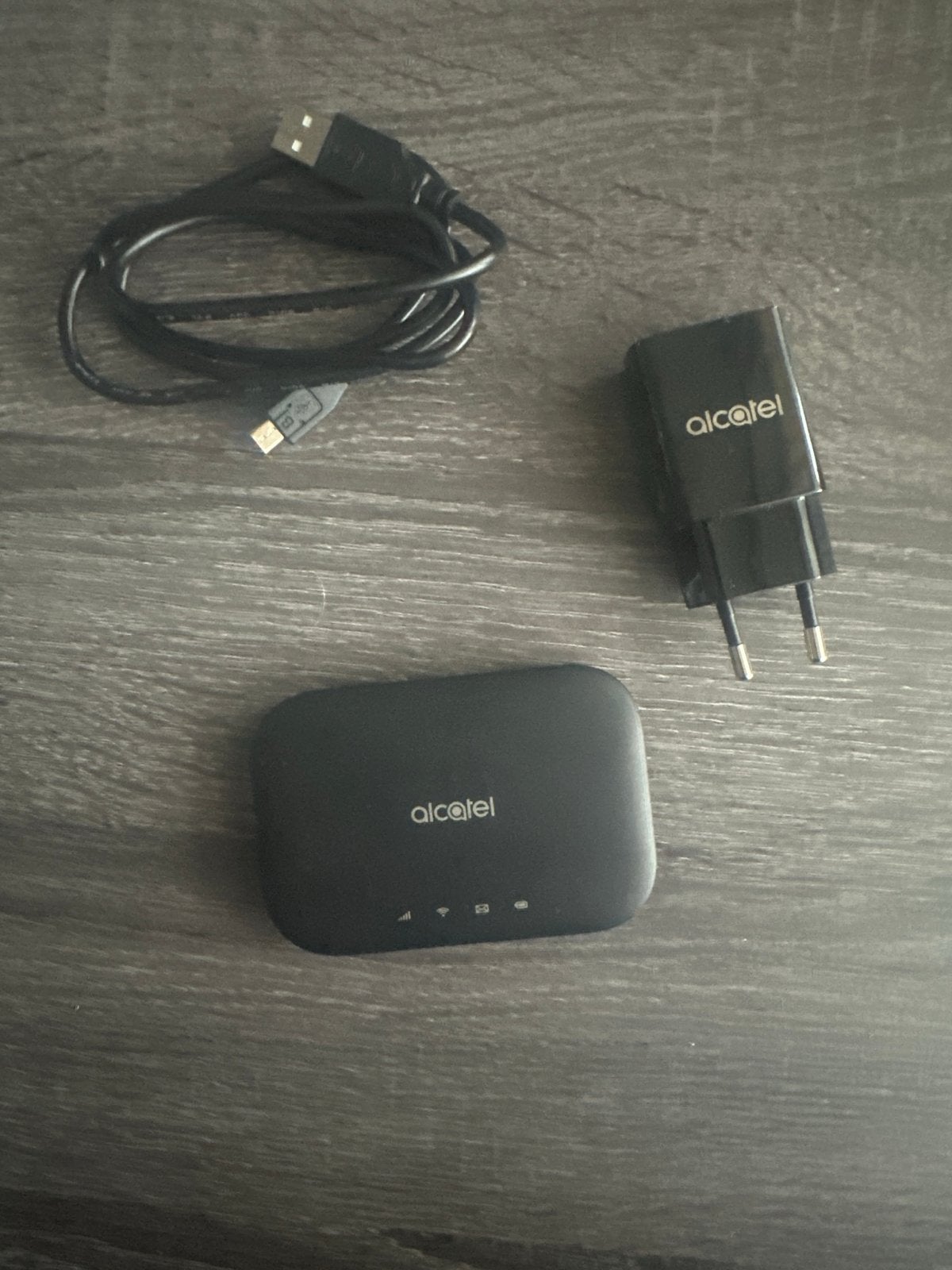 Alcatel MiFi Router - Draagbare 4G WiFi Hotspot, Ophalen of Verzenden, Zo goed als nieuw, Router met modem