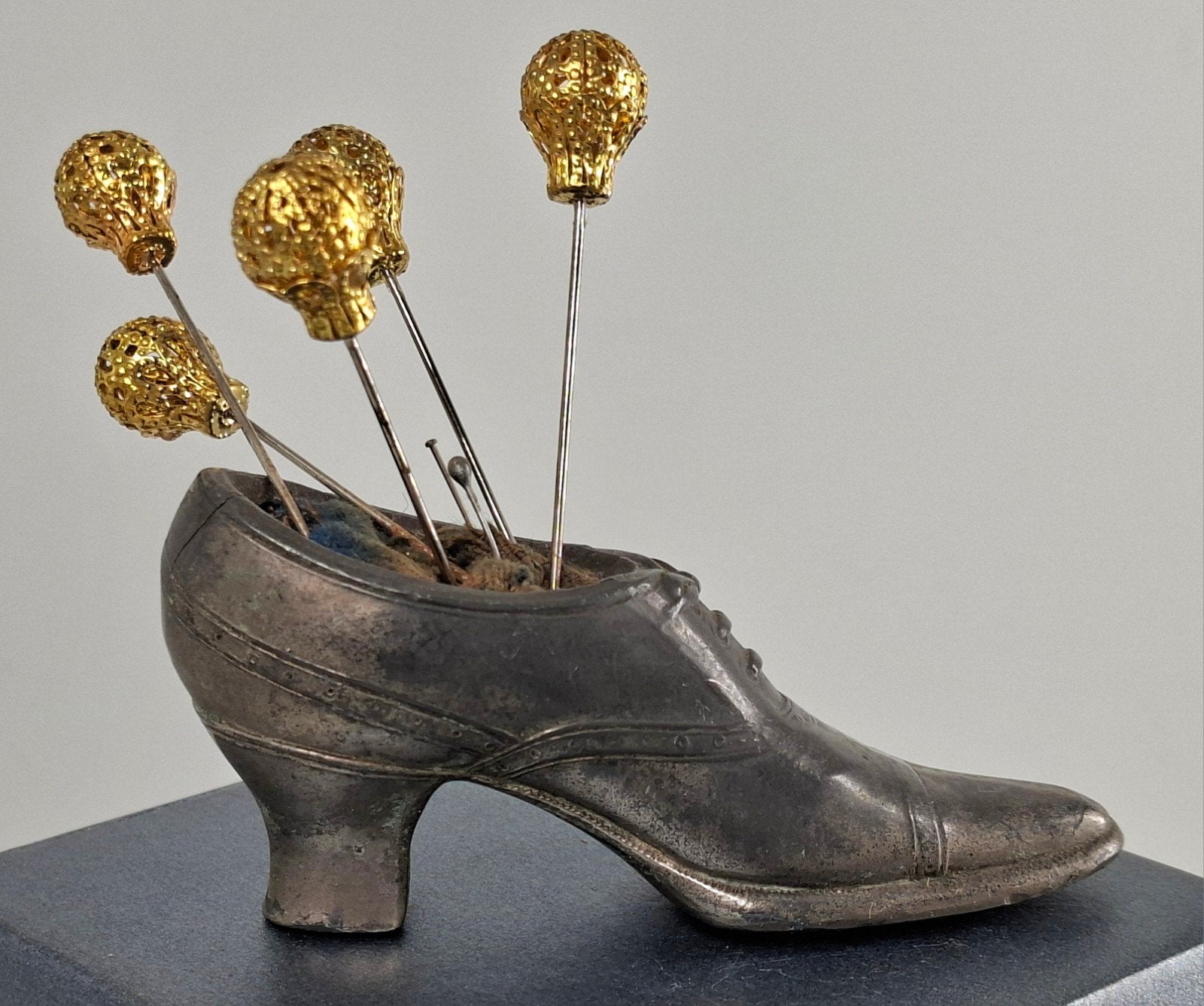 Speldenkussen Victoriaans schoentje Tin 902, Ophalen of Verzenden