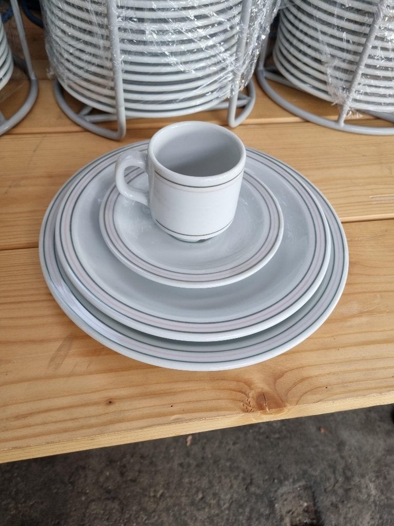 Te koop. Veel Mosa  dinner en lunch borden en kop en schotel, Ophalen, Overige merken, Zo goed als nieuw, Bord(en)