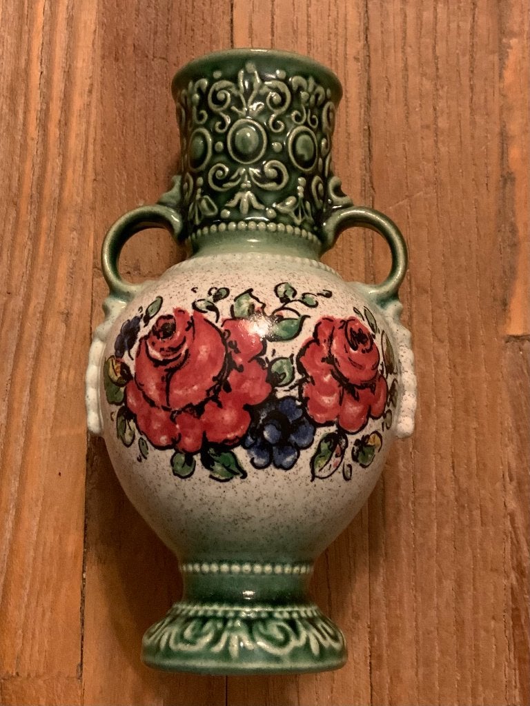Vintage Vaasje 16cm West Germany - Groen met Rode Rozen, Huis en Inrichting, 16 cm, Ophalen of Verzenden, Zo goed als nieuw, Geschikt voor droogbloemen