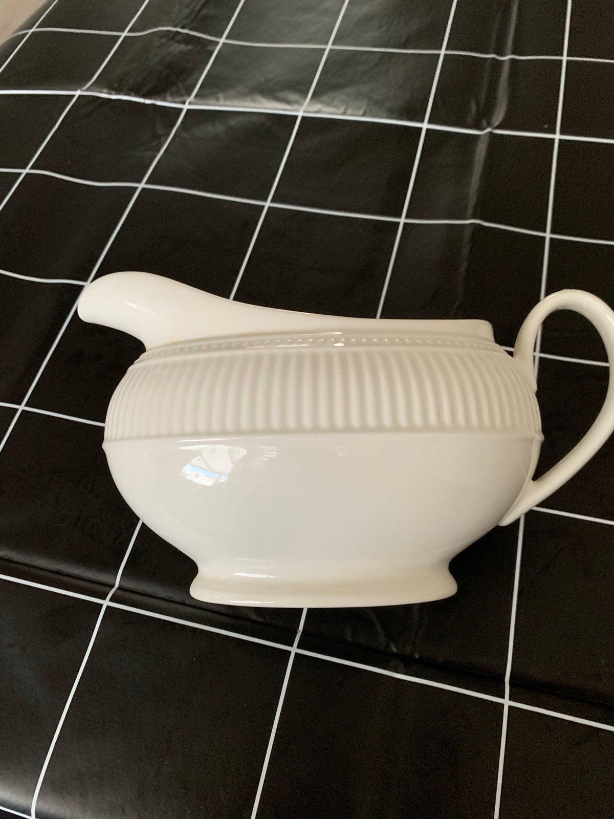 Wedgwood Windsor Sauskom - Made in England, Klassiek, Overige typen, Ophalen of Verzenden, Zo goed als nieuw