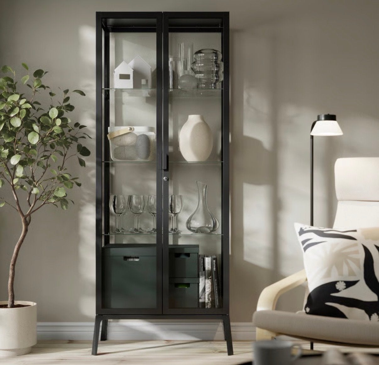 IKEA RUDSTA Vitrinekast - Zwart, Zo goed als nieuw, Ophalen, 50 tot 100 cm, 150 tot 200 cm, 25 tot 50 cm