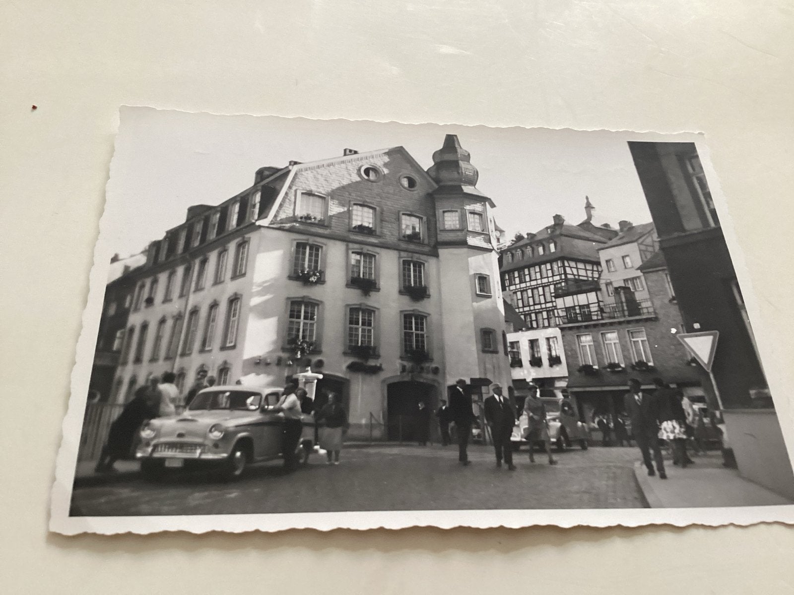 Zwart-wit foto Monschau, Duitsland (26 aug 1962), Verzamelen, 1960 tot 1980, Gebruikt, Foto, Ophalen of Verzenden