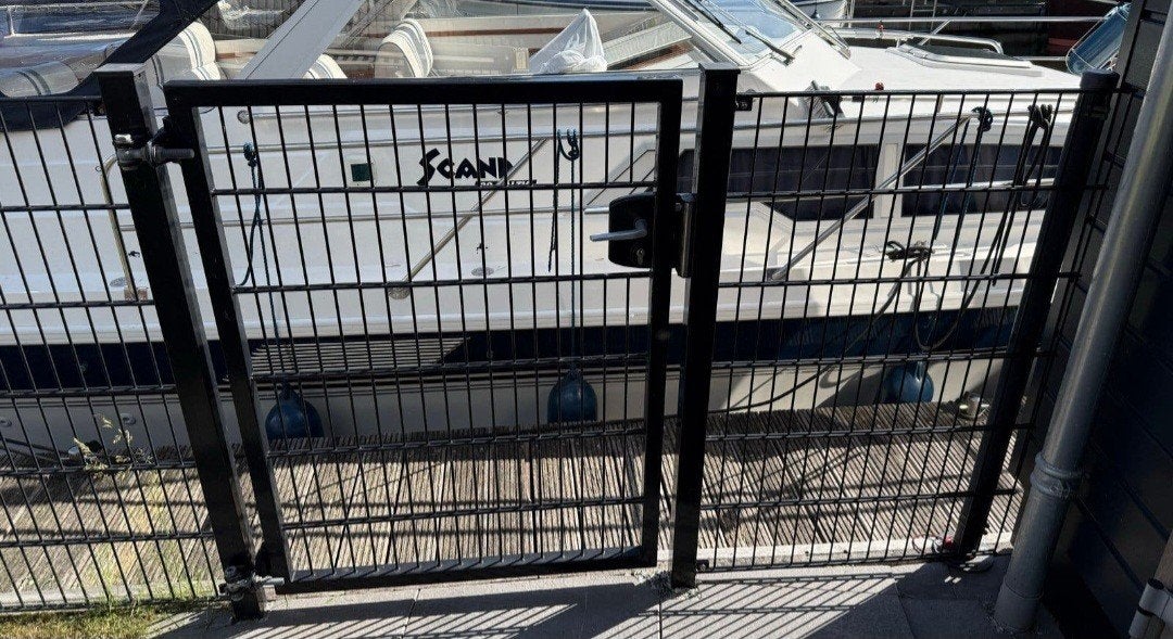 Zgan dubbelstaafs hekwerk poort met hekwerk en palen, Ophalen, Met poort, Gebruikt, Dubbelstaafmat hekwerk