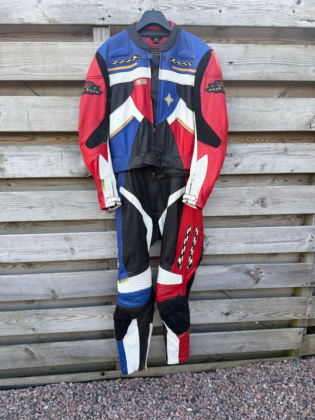Leren motorpak (jas en broek)-rood, blauw, wit, zwart 42, Ophalen, Tweedehands, Heren, Combipak
