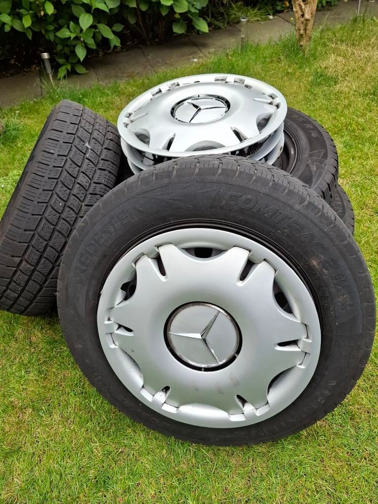 Mercedes vito all weather banden met Velgen en wieldoppen, Auto-onderdelen, Banden en Velgen, Ophalen, 16 inch, Banden en Velgen