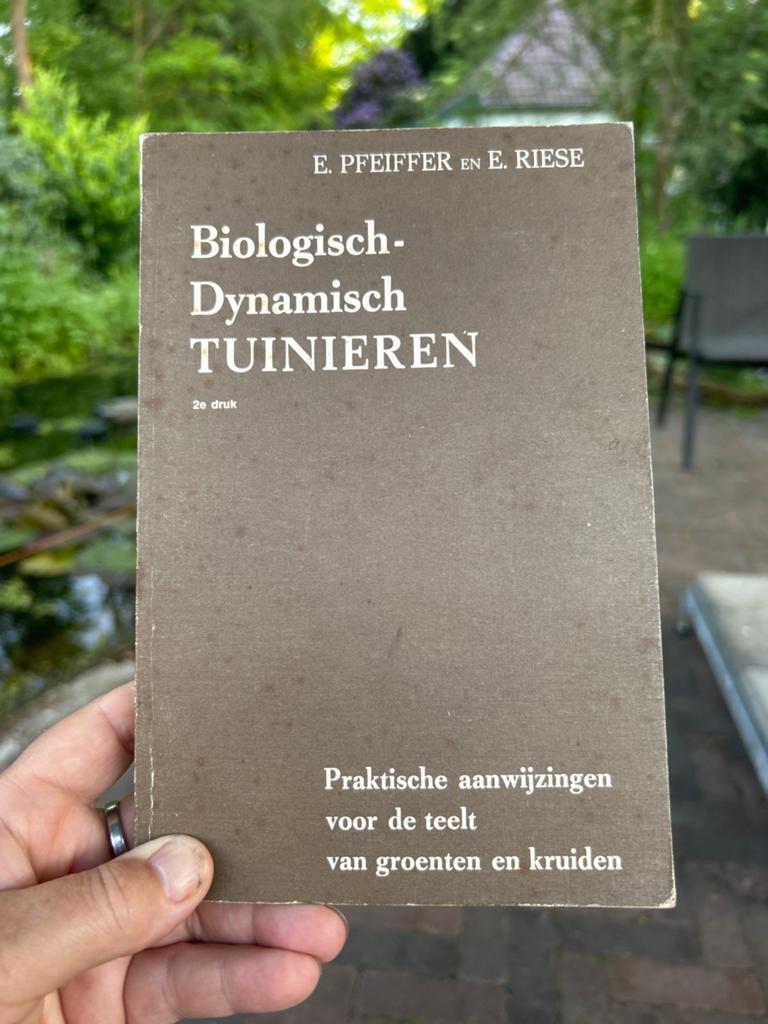 Biologisch-Dynamisch Tuinieren - E. Pfeiffer en E. Riese, Boeken, Ophalen of Verzenden, Gelezen, Moestuin